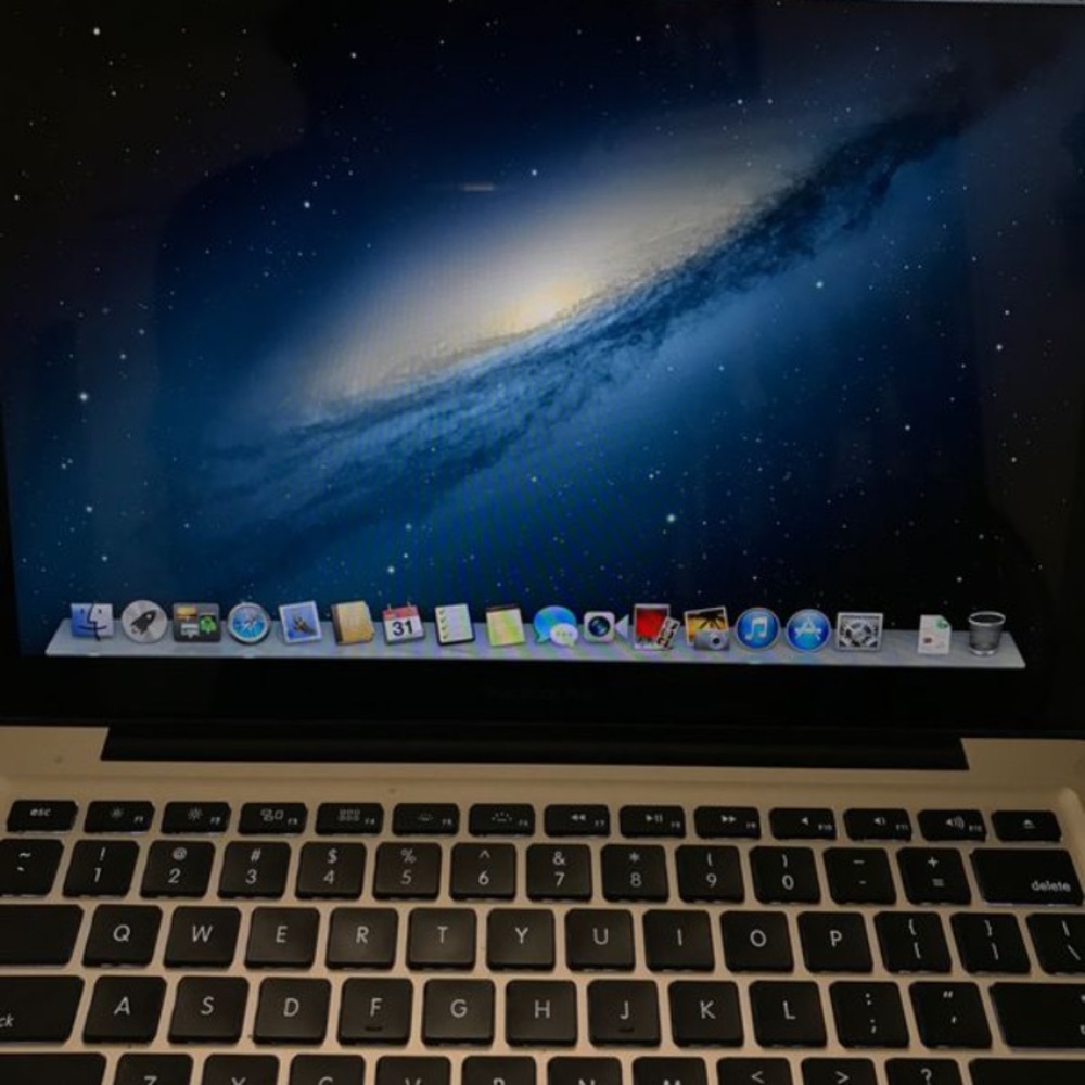 MacBook Pro - Picture 3 of 5